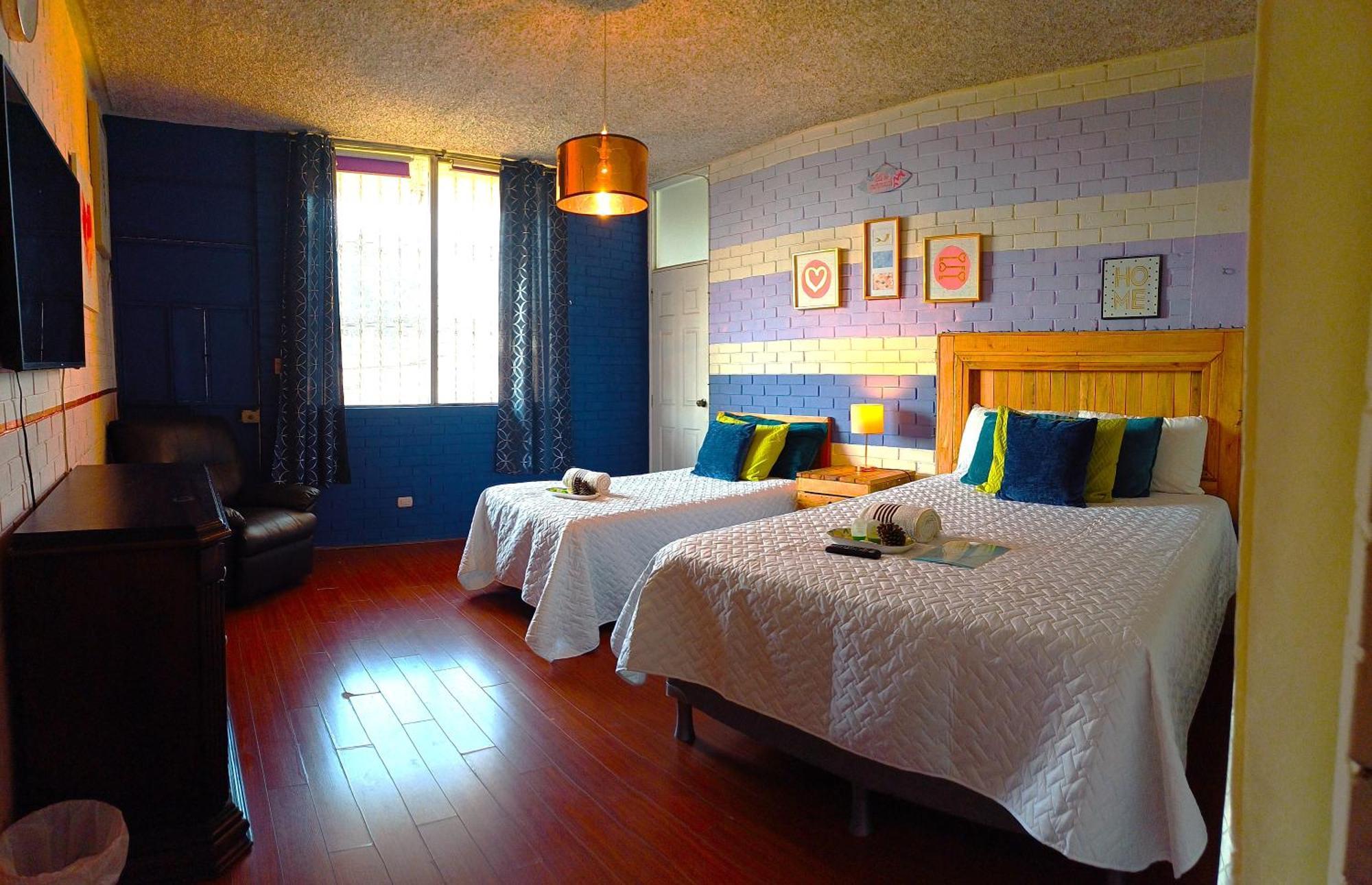 Hostal De Lucca Guatemala City Екстер'єр фото