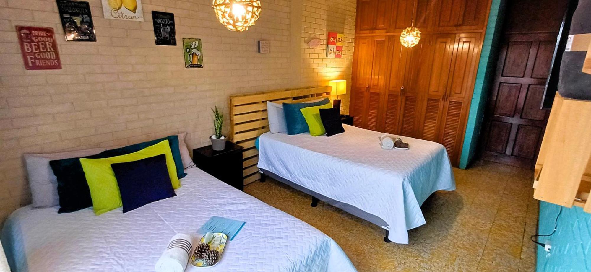 Hostal De Lucca Guatemala City Екстер'єр фото