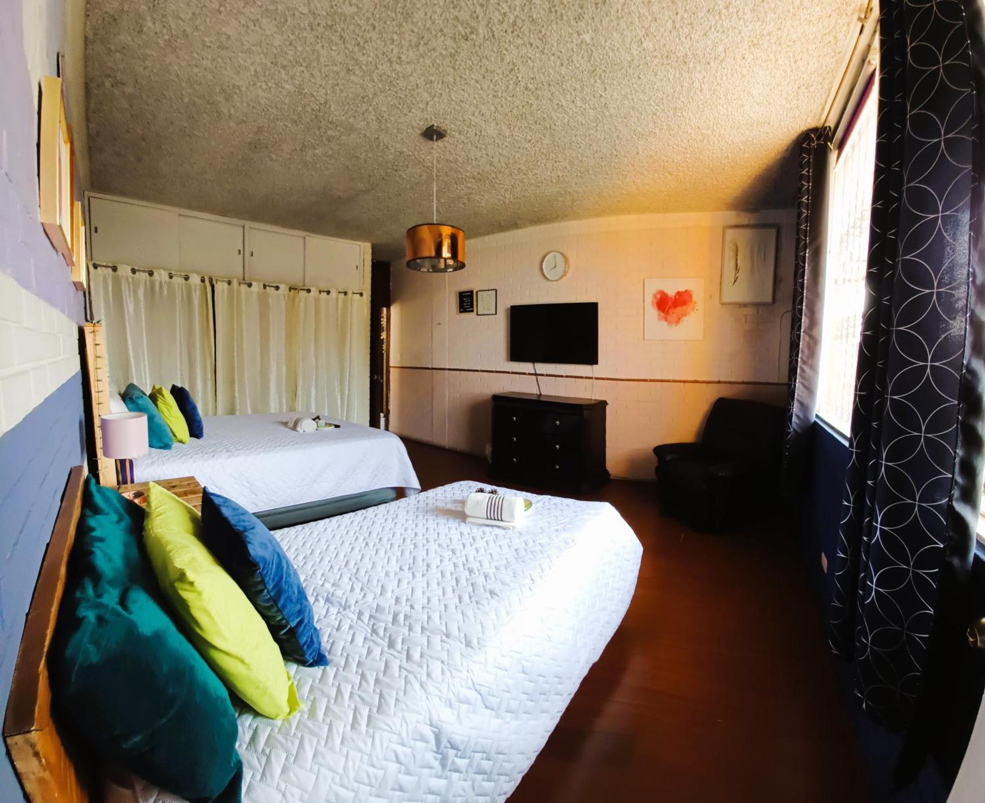 Hostal De Lucca Guatemala City Екстер'єр фото