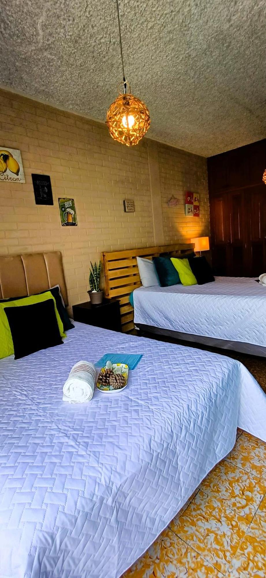 Hostal De Lucca Guatemala City Екстер'єр фото