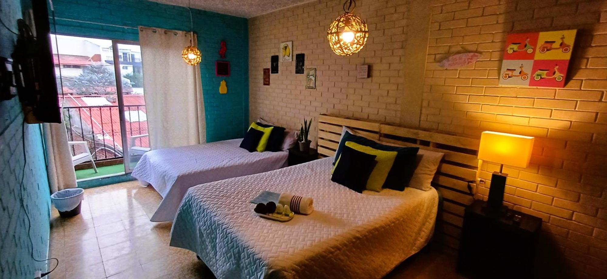 Hostal De Lucca Guatemala City Екстер'єр фото