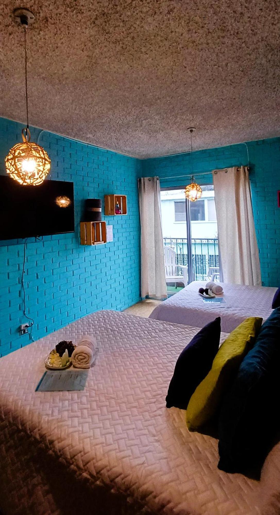 Hostal De Lucca Guatemala City Екстер'єр фото