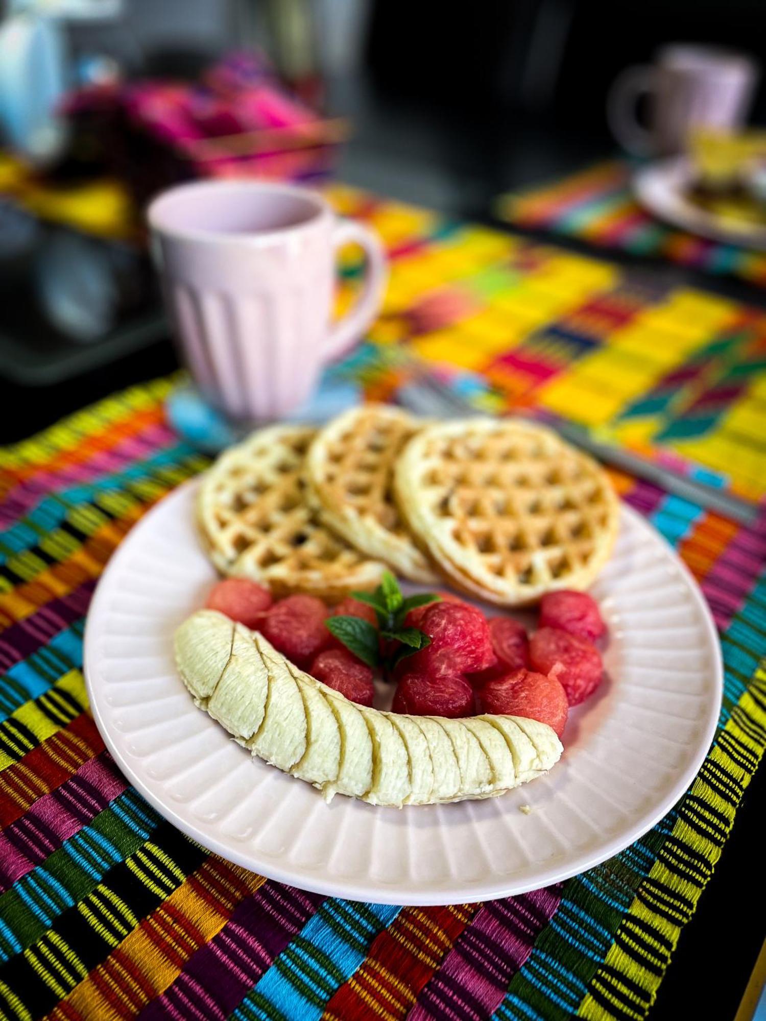 Hostal De Lucca Guatemala City Екстер'єр фото