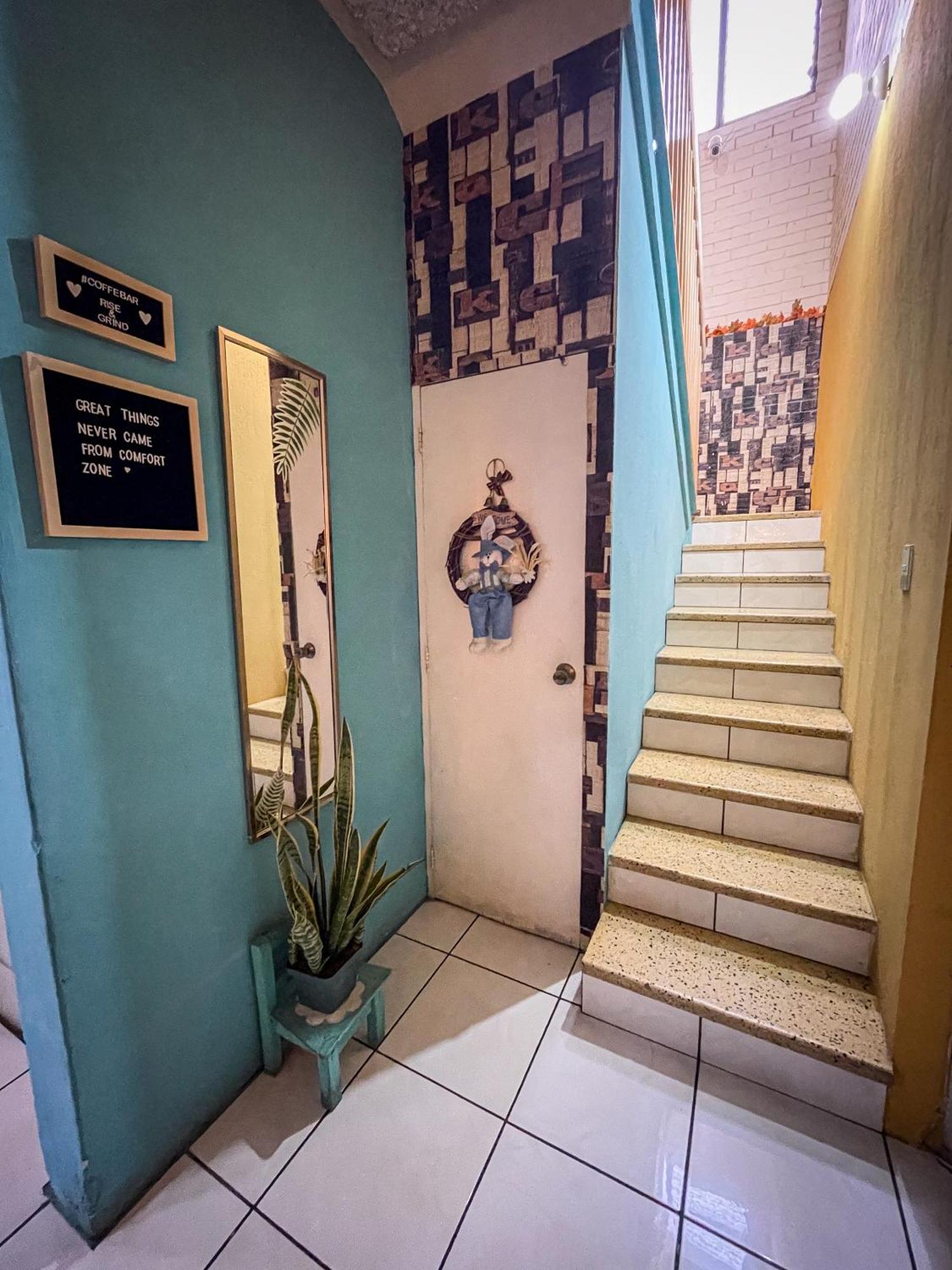 Hostal De Lucca Guatemala City Екстер'єр фото
