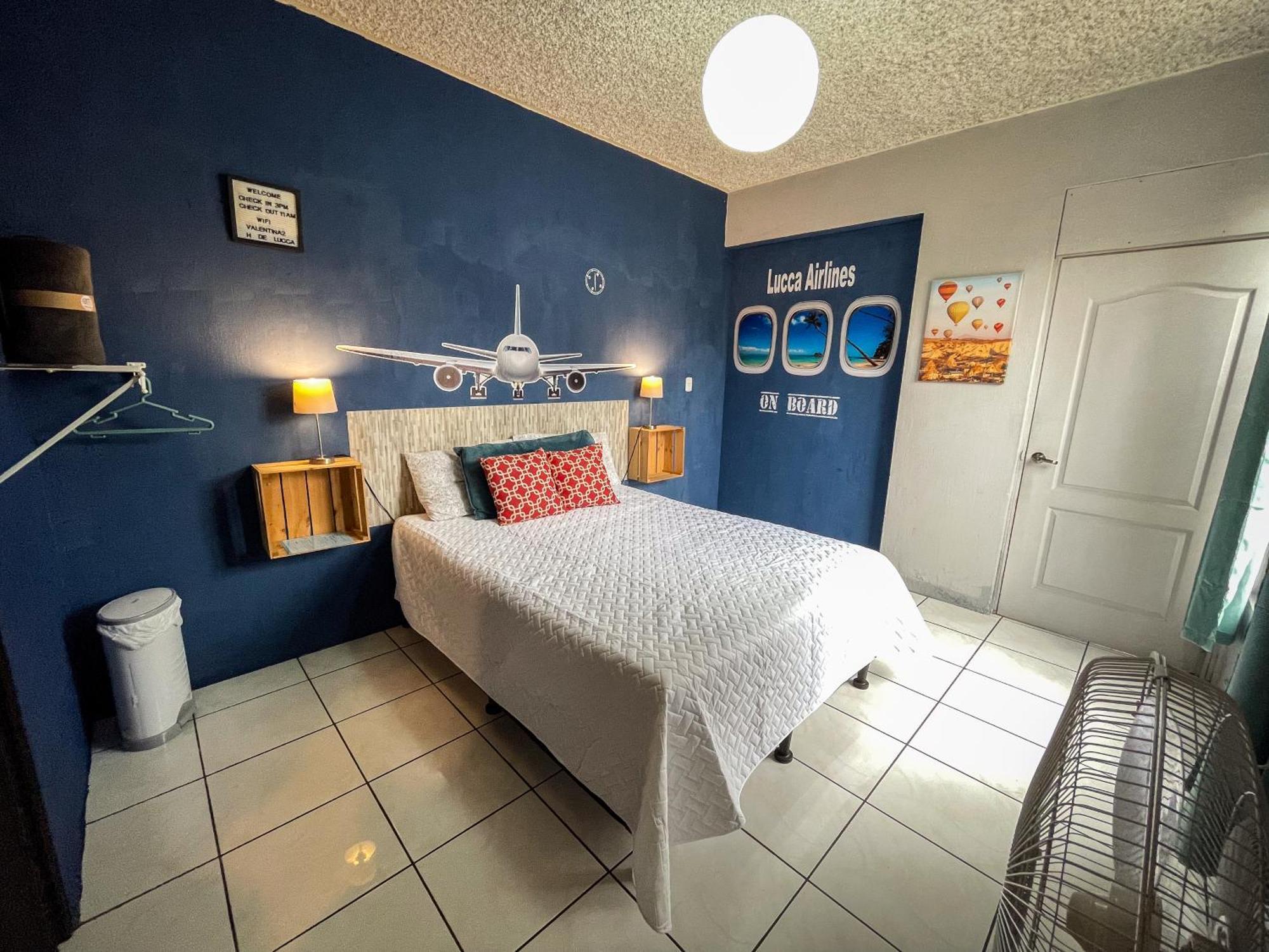 Hostal De Lucca Guatemala City Екстер'єр фото